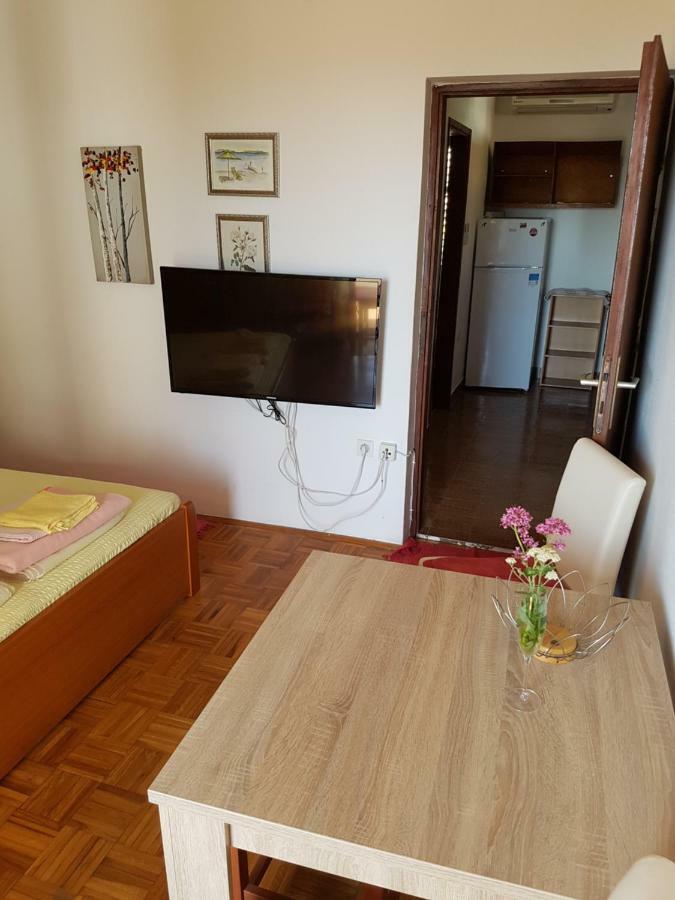 Apartmani Rosanda Petrcane Bagian luar foto