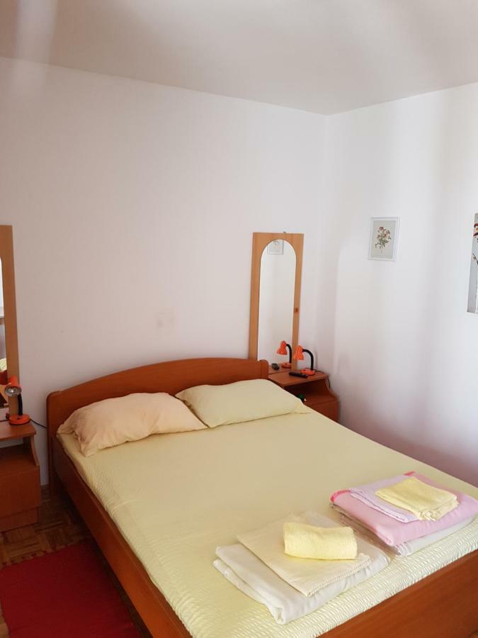 Apartmani Rosanda Petrcane Bagian luar foto