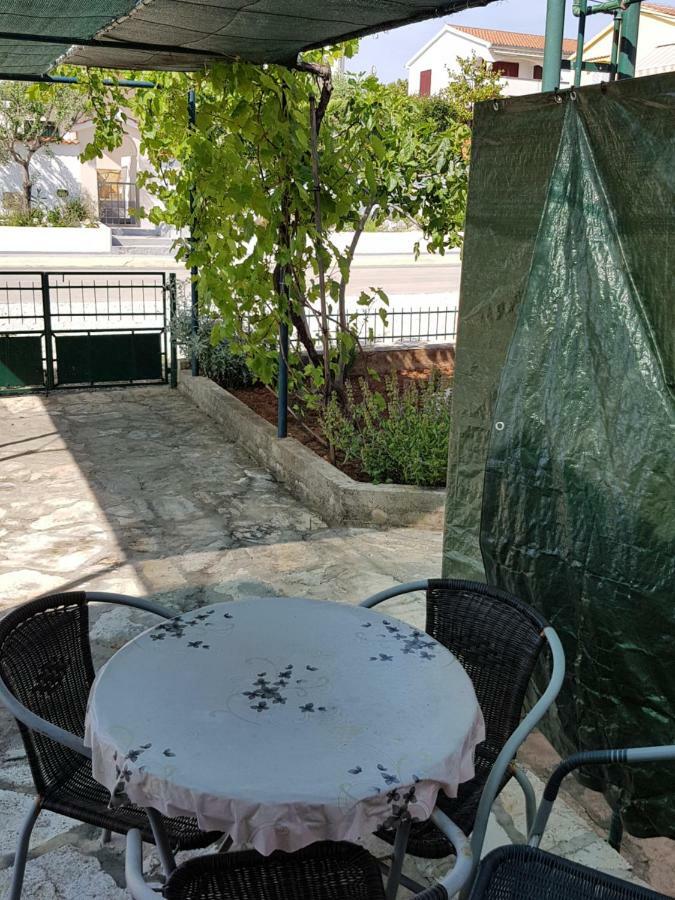 Apartmani Rosanda Petrcane Bagian luar foto
